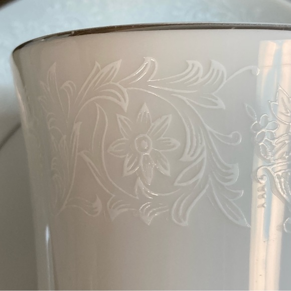 Vintage Crown Victoria Lovelace set of 5 tea cups - Picture 5 of 12